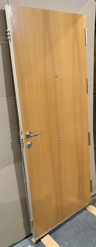 Puerta blindada de calidad, abre izq. Ref: HN