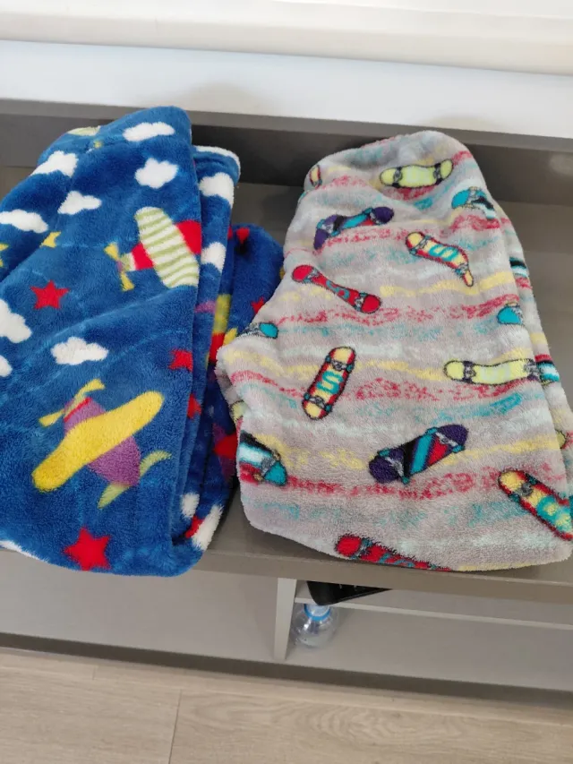 Pijama infantil azul aviones