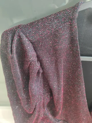 Blusa Mango brillante negra y roja Talla S