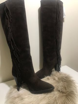 Botas altas con flecos marrones
