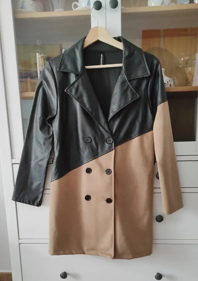 Blazer efecto piel negro y camel