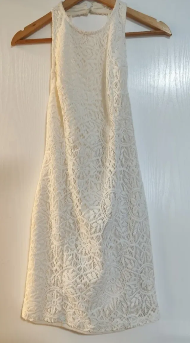 Vestido corto blanco-crema claro