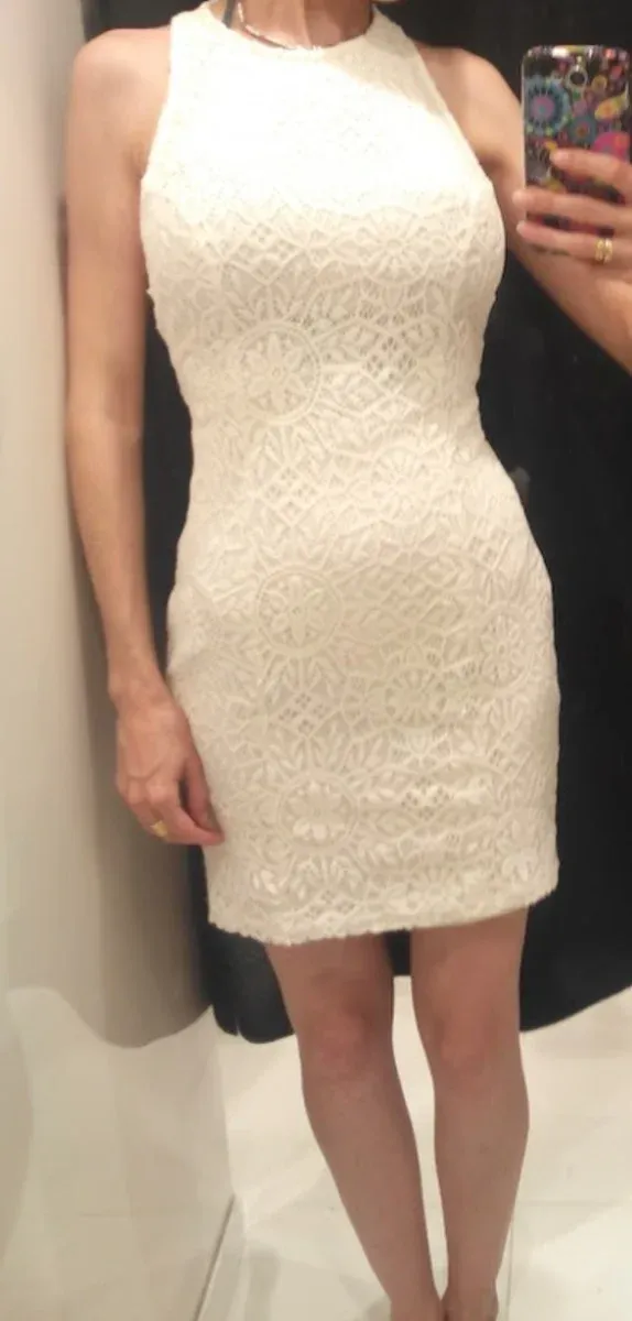 Vestido corto blanco-crema claro