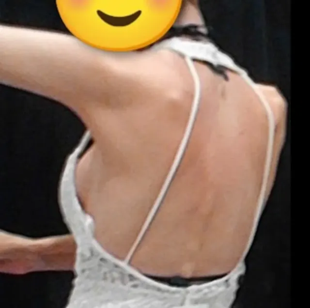 Vestido corto blanco-crema claro