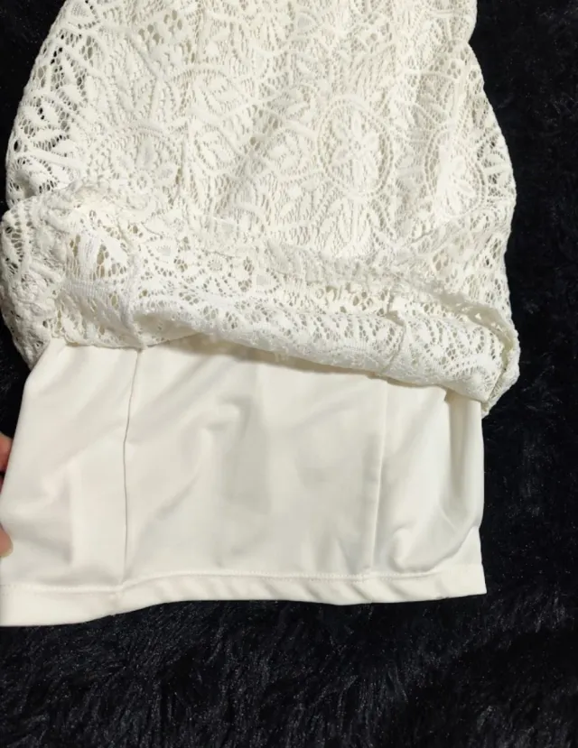 Vestido corto blanco-crema claro