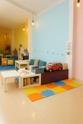 Cuidado de niños en C/ Lérida Colombia 14, Lleida