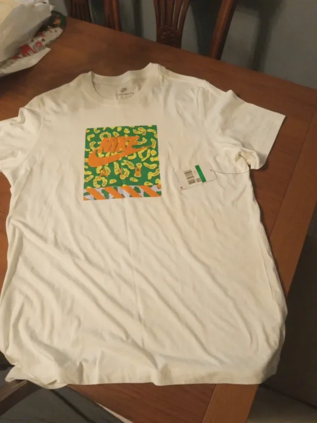 Camiseta Nike con Estampado Gráfico