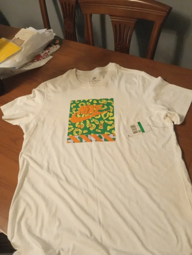 Camiseta Nike con Estampado Gráfico