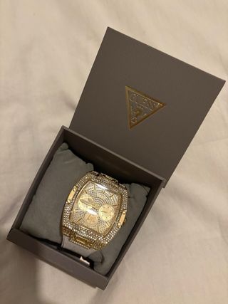 Reloj Guess Dorado con Cristales