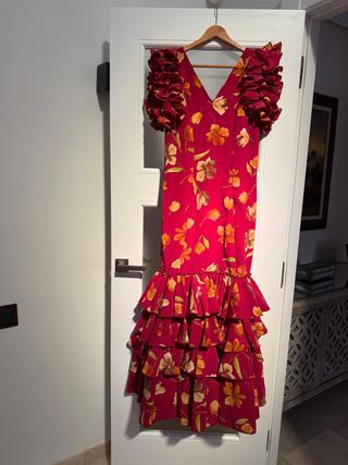 Traje de flamenca rojo floral