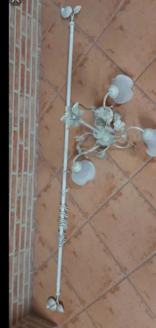 Lampada e asta per tende in metallo e vetro