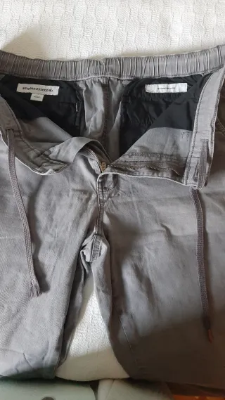 Pantalón chino gris con puño