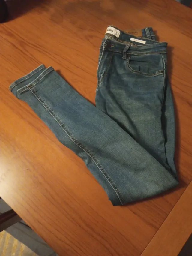 Vaqueros Pull&Bear azules talla 42