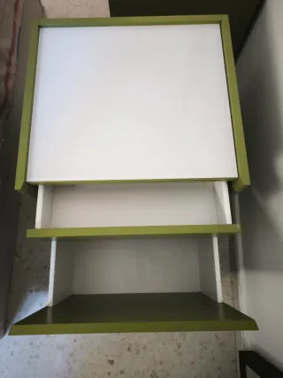 Juego de mesitas de noche de madera verdes