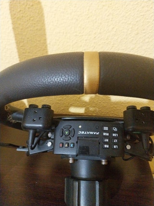 Universal hub 2 xbox + Volante Fanatec