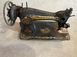 Máquina de coser Singer antigua