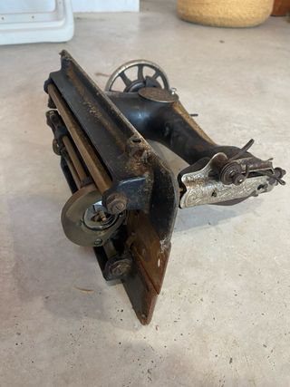 Máquina de coser Singer antigua