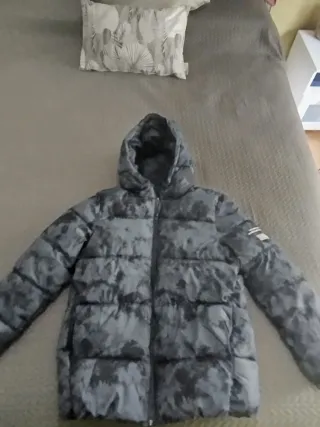 Anorak juvenil estampado talla 13-14 años