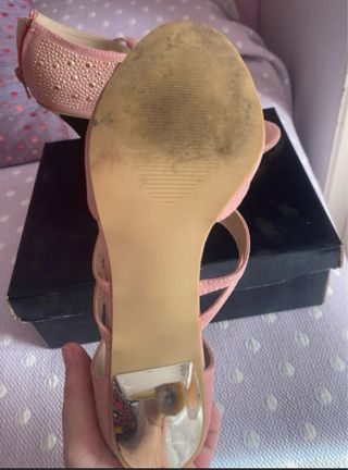 Sandalias Rosas con Pedrería Dorada