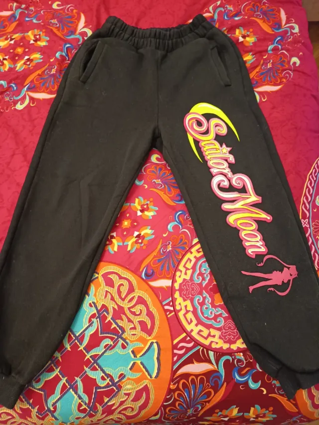 Pantalones chándal Bershka Sailor Moon