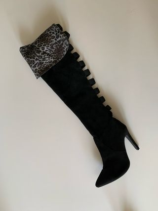 Stivali sexy neri con stampa leopardata