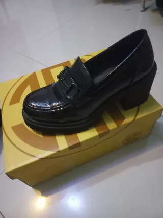 Mocasines burdeos de charol