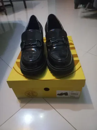 Mocasines burdeos de charol