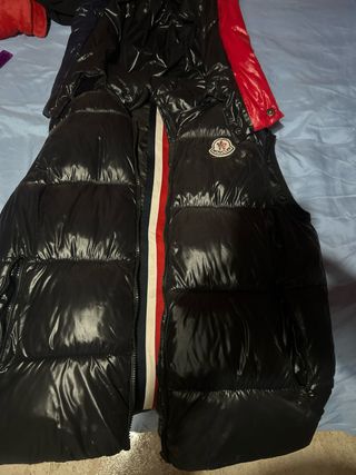 Chaleco Moncler Negro y Rojo