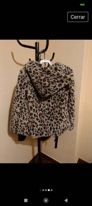 Abrigo pelo sintético estampado leopardo talla S