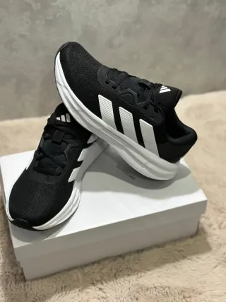 Zapatillas Adidas Mujer Negras y Blancas