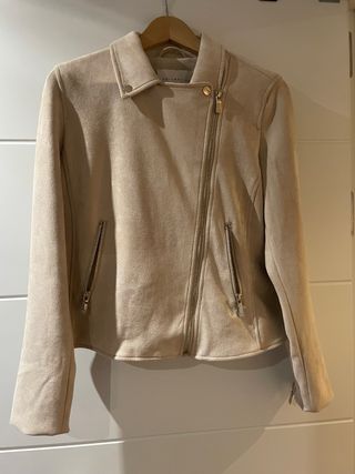 Chaqueta ante cruzada beige