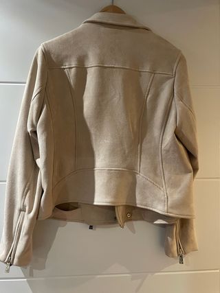 Chaqueta ante cruzada beige