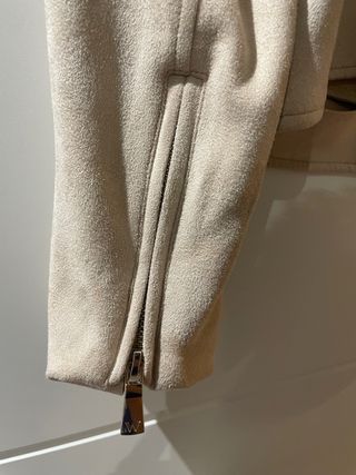 Chaqueta ante cruzada beige