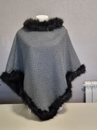 Poncho elegante con pelo Fashon tg U
