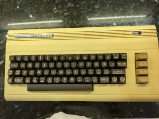 Commodore VIC 20 Ordenador Clásico