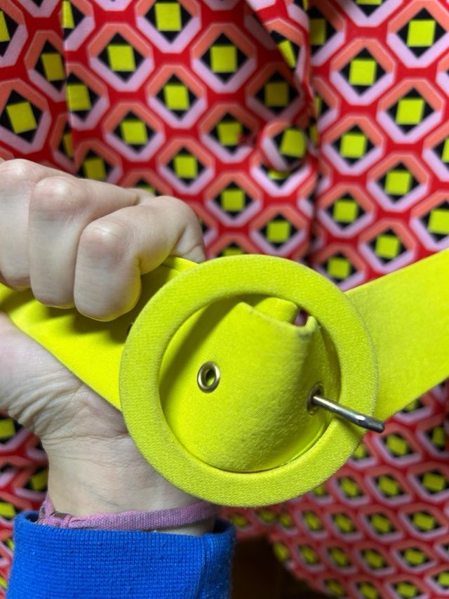 Blazer y pantalón con  estampado geométrico.