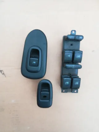 Botonera y botones elevalunas eléctricos Seat Leon