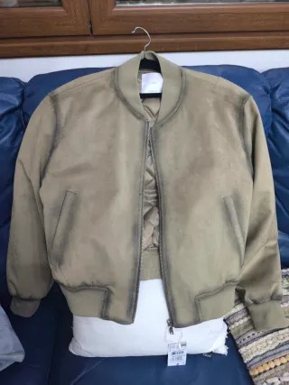 Bomber verde Mango, efecto ante. Talla L 
