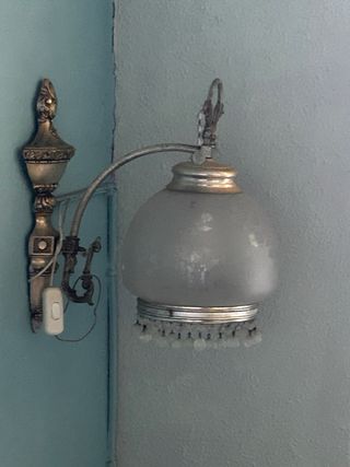 Aplique de pared dorado con cristal