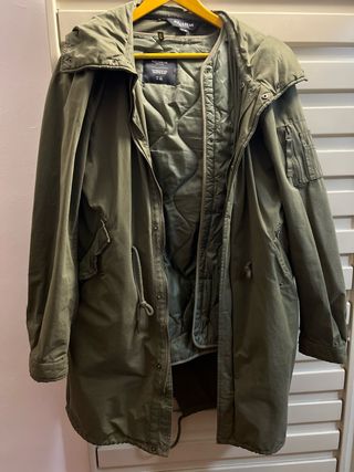 Parka verde Pull&Bear Talla M
desmontable