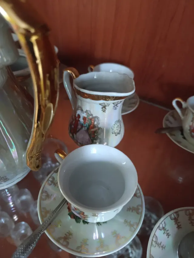 Juego de café porcelana y oro