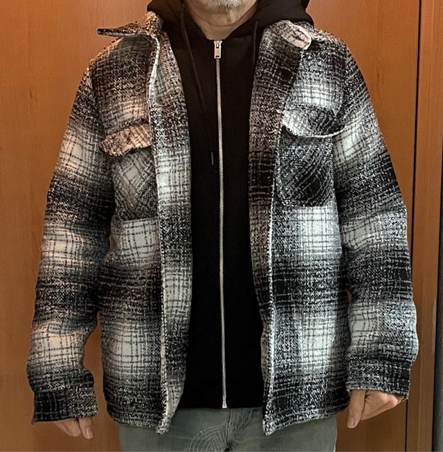 Chaqueta con capucha hombre.