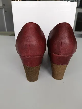 Zapatos de tacón Clark's rojos