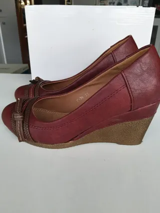 Zapatos de tacón Clark's rojos