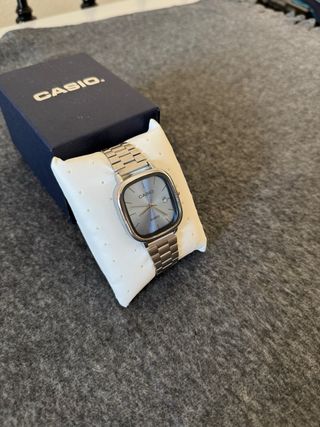 Reloj Casio Cuarzo Plateado y dial Azul