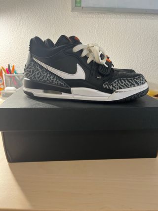 Zapatillas Jordan Negras con Estampado