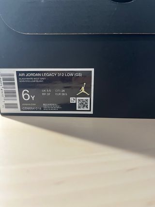 Zapatillas Jordan Negras con Estampado