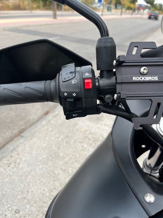 Suzuki V-Strom 650 Negra