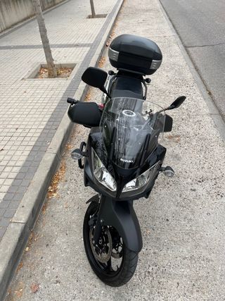 Suzuki V-Strom 650 Negra
