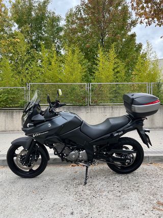Suzuki V-Strom 650 Negra